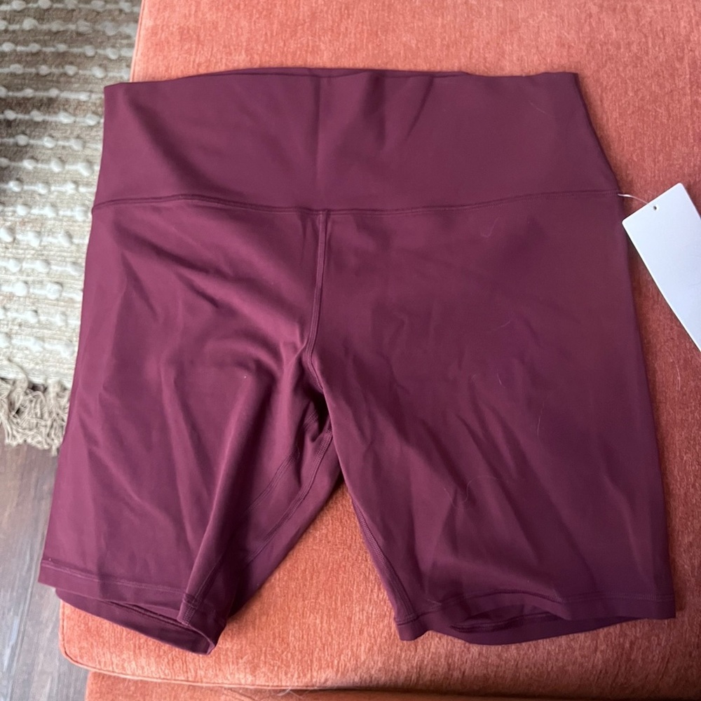 Lululemon NWT size 16